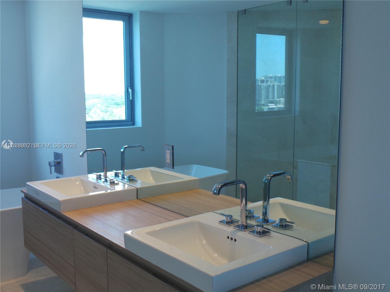 17111 N Biscayne Blvd #1703, North Miami Beach FL 33160