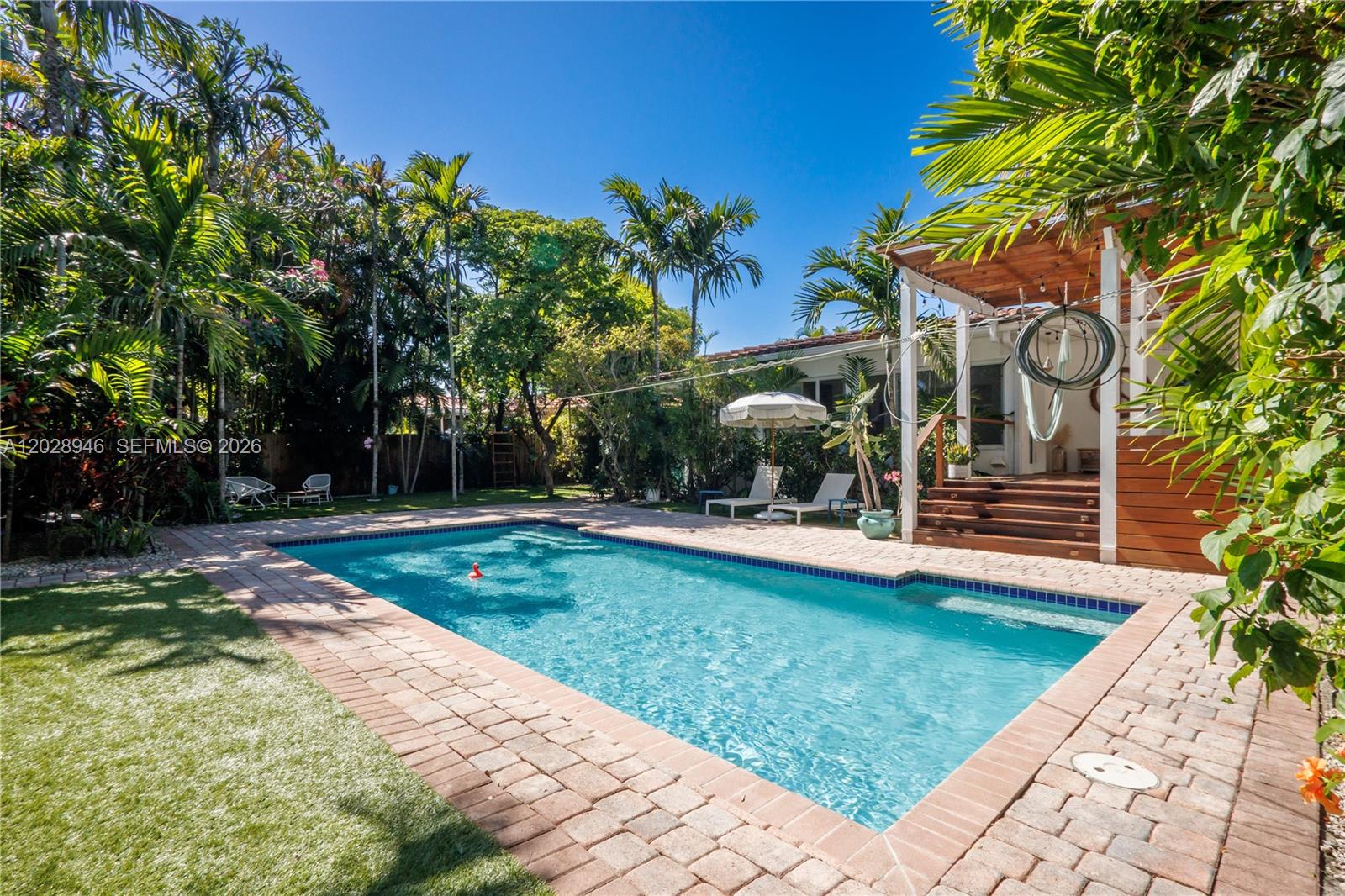 528 NE 72nd St, Miami FL 33138