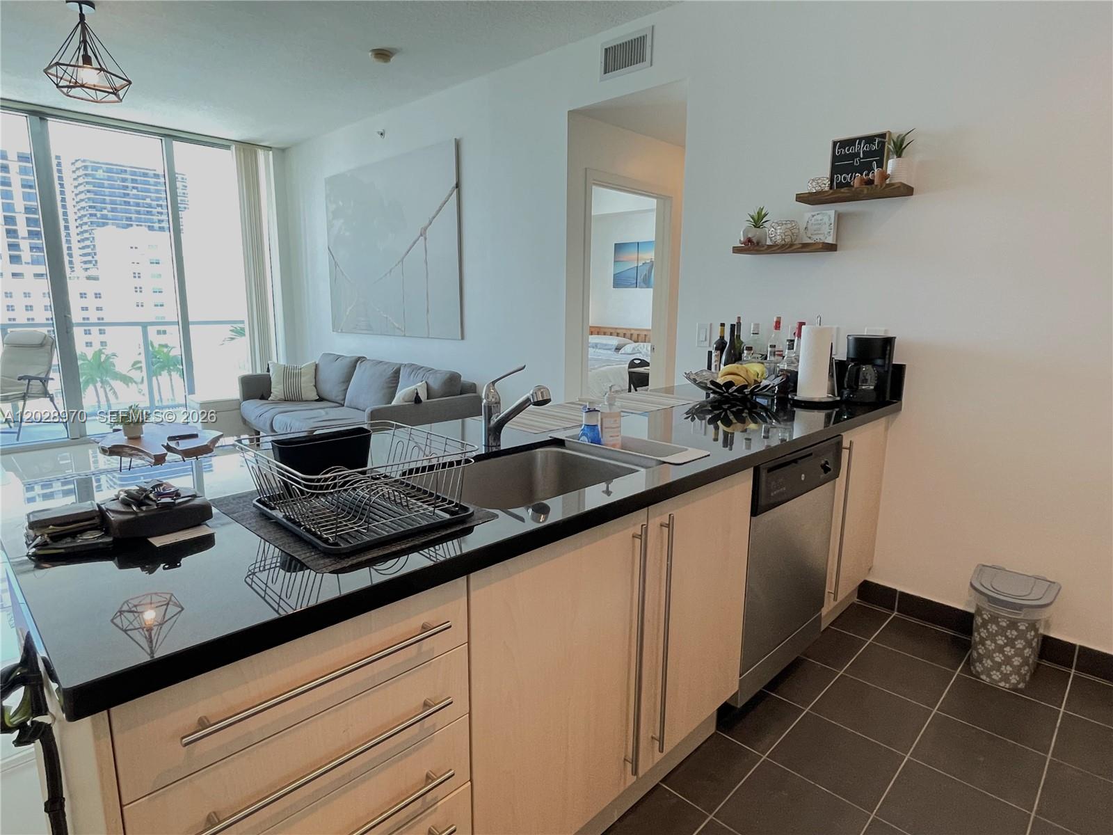 79 SW 12th St #1211-S, Miami FL 33130