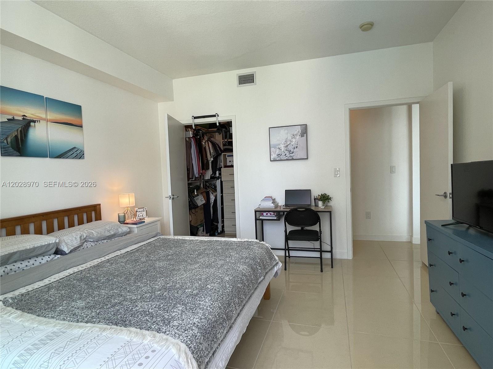 79 SW 12th St #1211-S, Miami FL 33130