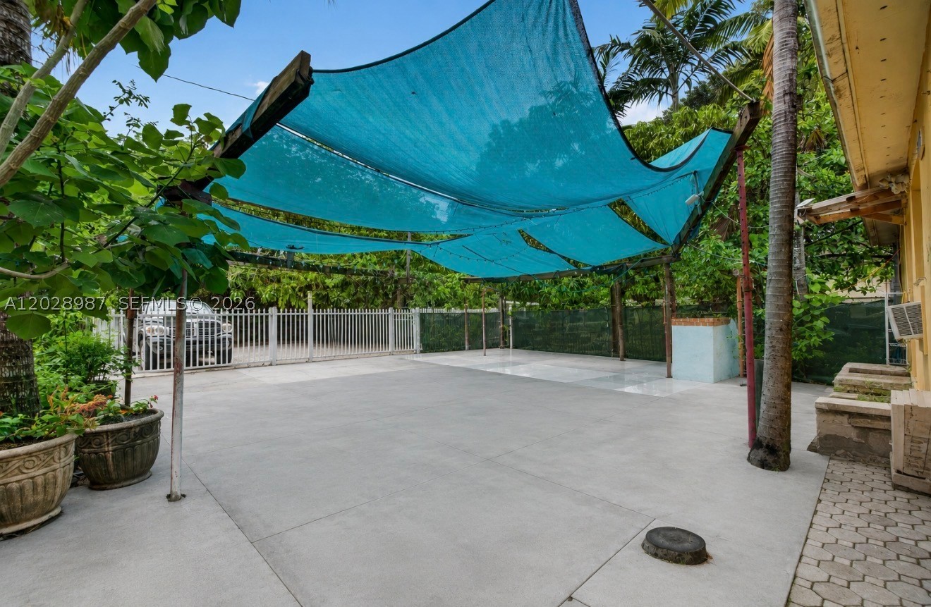 3315 NW 11th Ave, Miami FL 33127