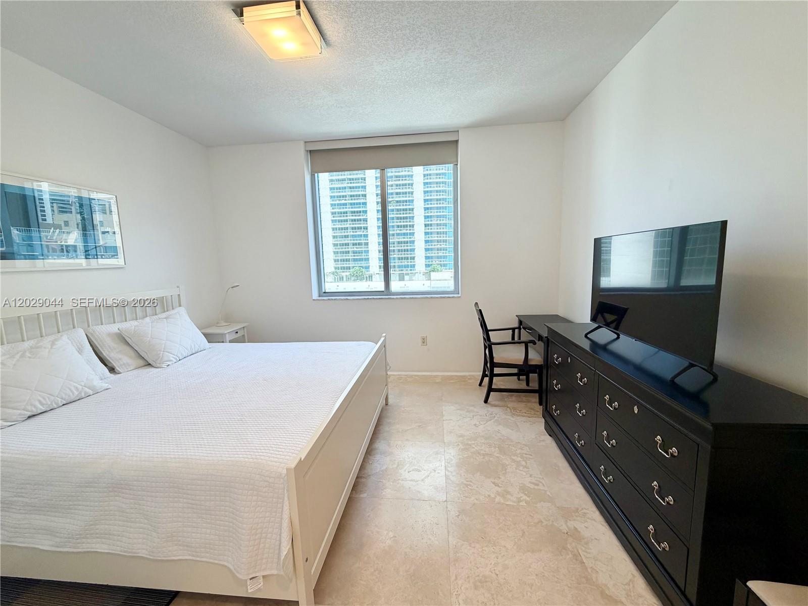 1060 Brickell Ave #2003, Miami FL 33131