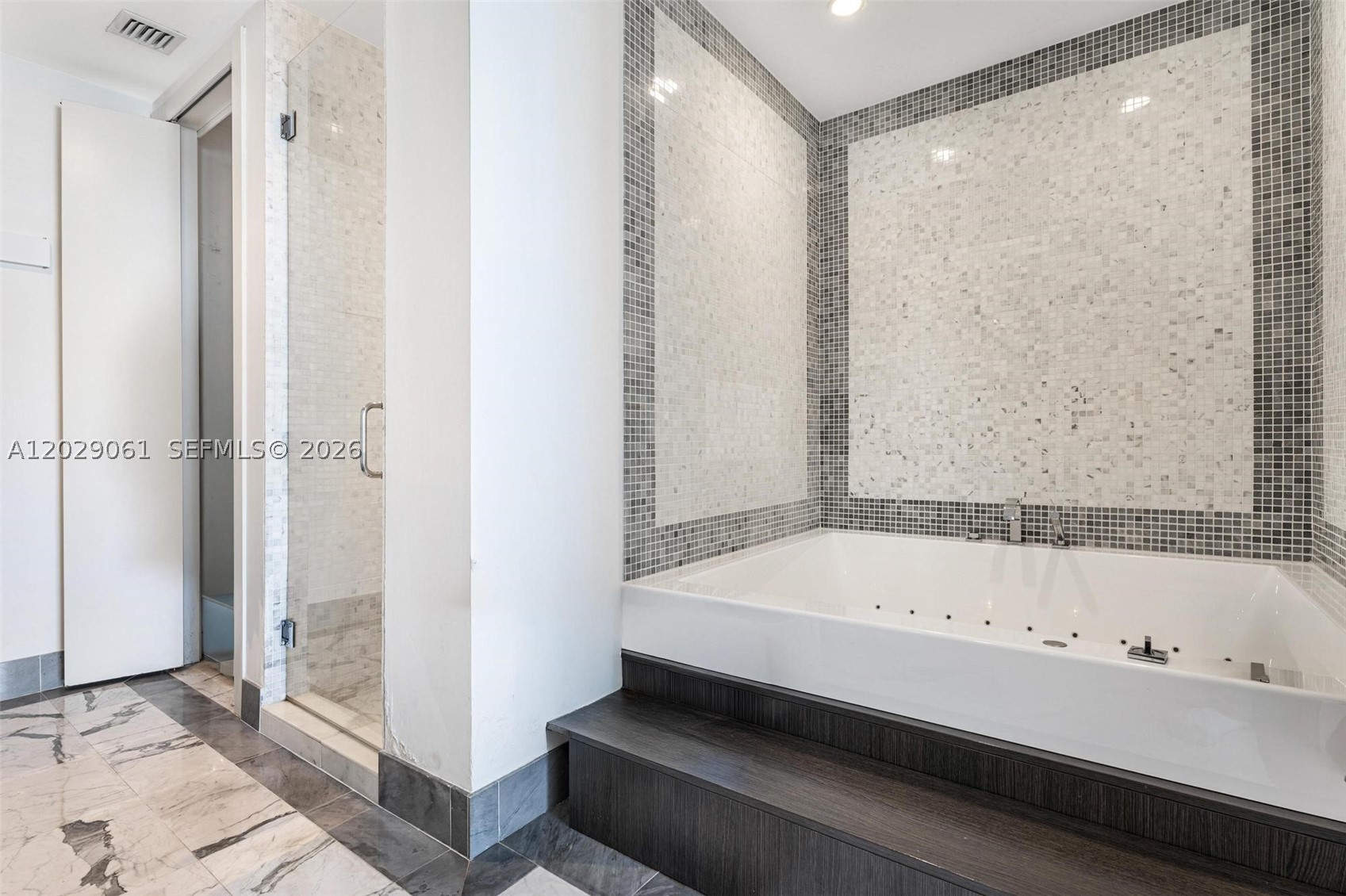 200 Biscayne Boulevard Way #4812, Miami FL 33131