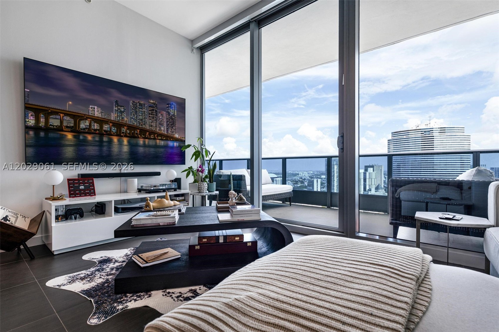 200 Biscayne Boulevard Way #4812, Miami FL 33131