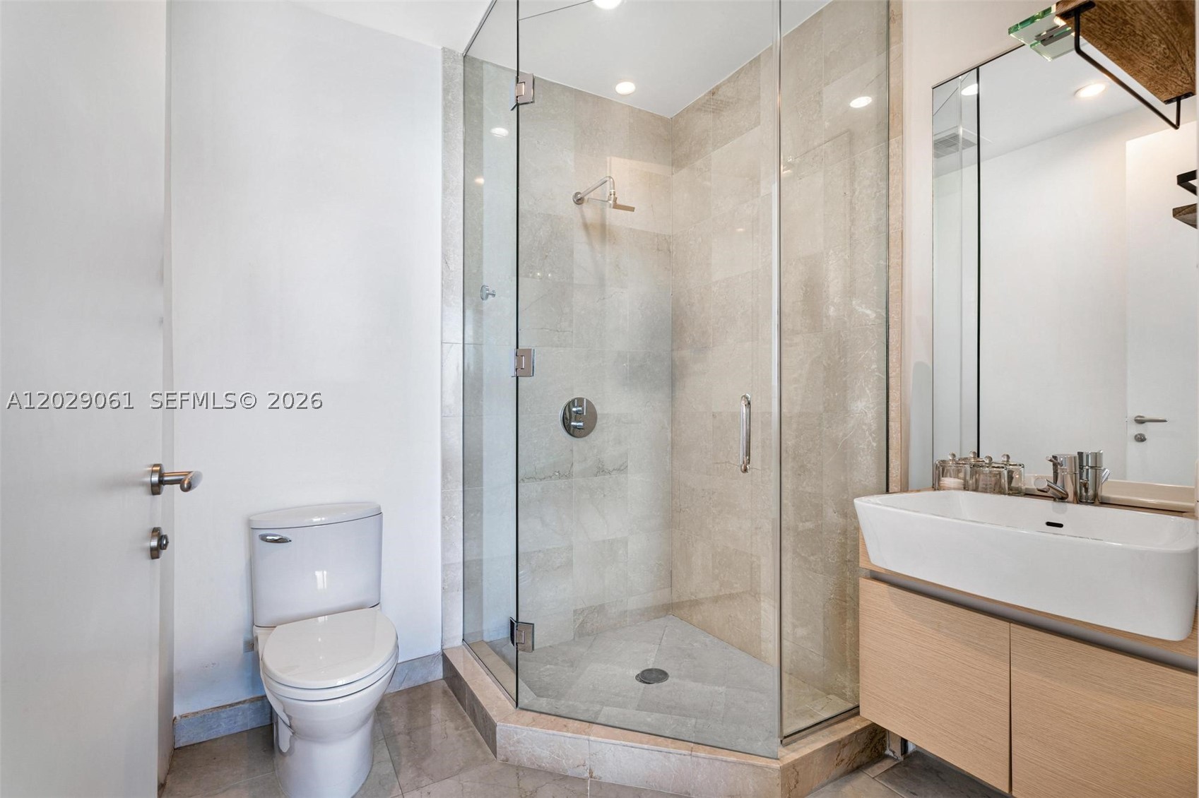 200 Biscayne Boulevard Way #4812, Miami FL 33131