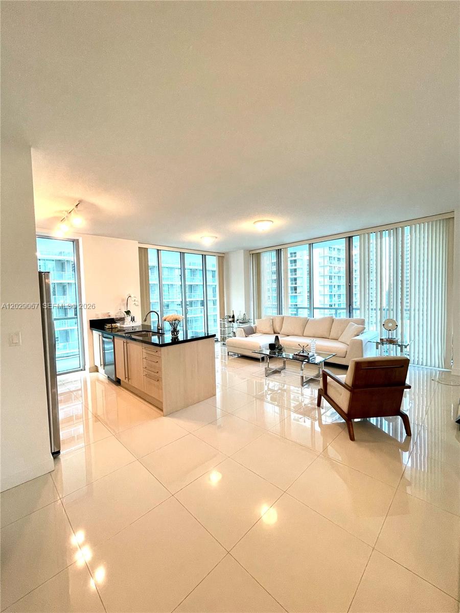 79 SW 12th St #2407-S, Miami FL 33130