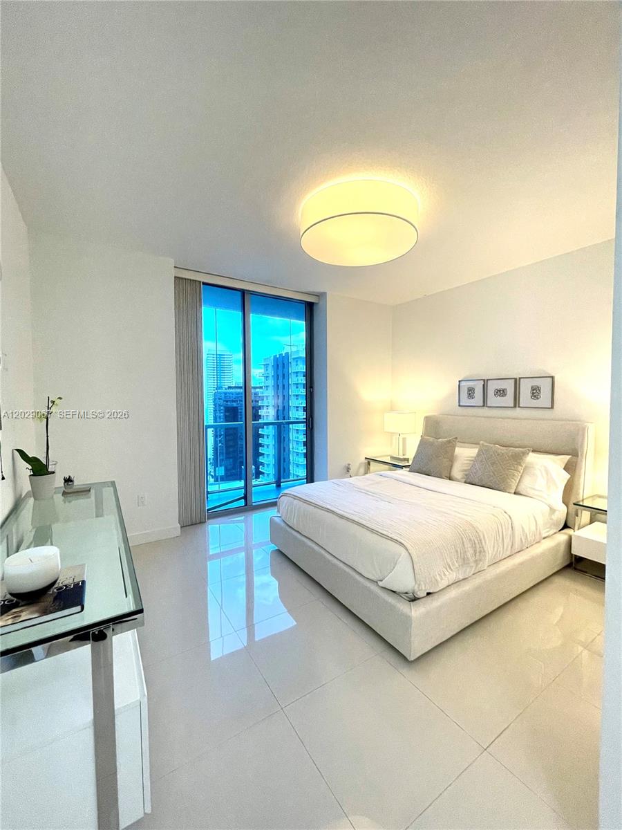 79 SW 12th St #2407-S, Miami FL 33130