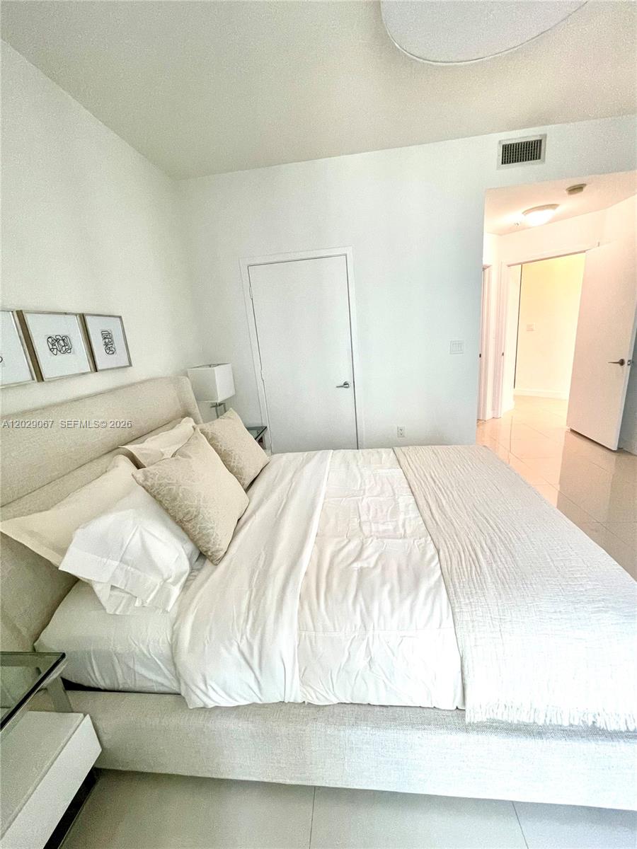 79 SW 12th St #2407-S, Miami FL 33130