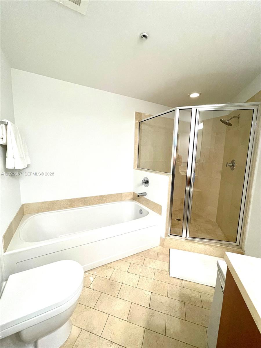 79 SW 12th St #2407-S, Miami FL 33130