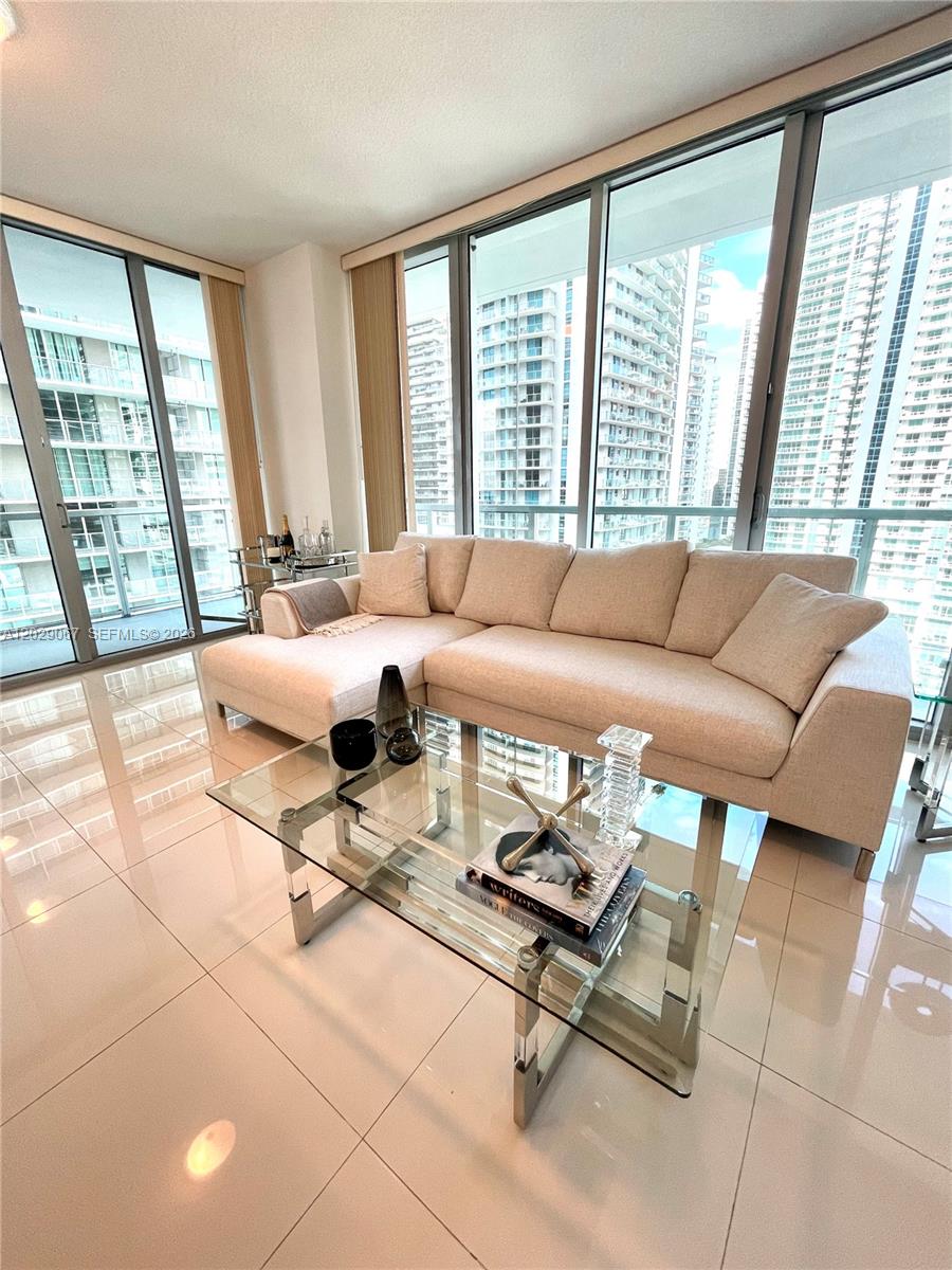 79 SW 12th St #2407-S, Miami FL 33130