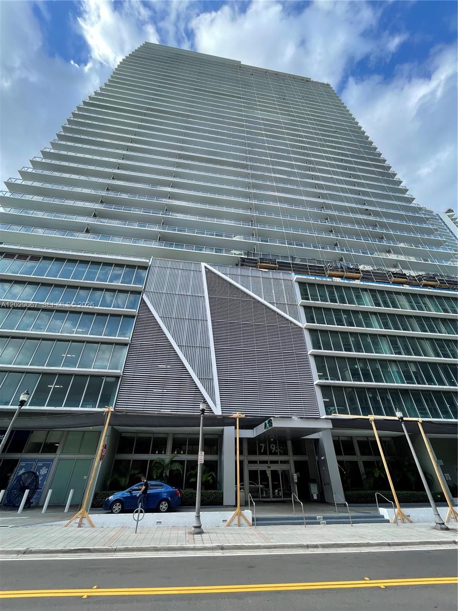 79 SW 12th St #2407-S, Miami FL 33130