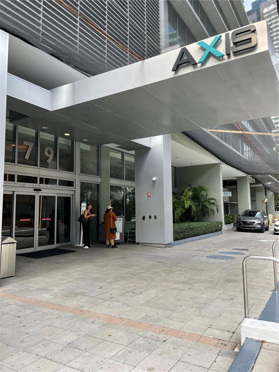 79 SW 12th St #2407-S, Miami FL 33130