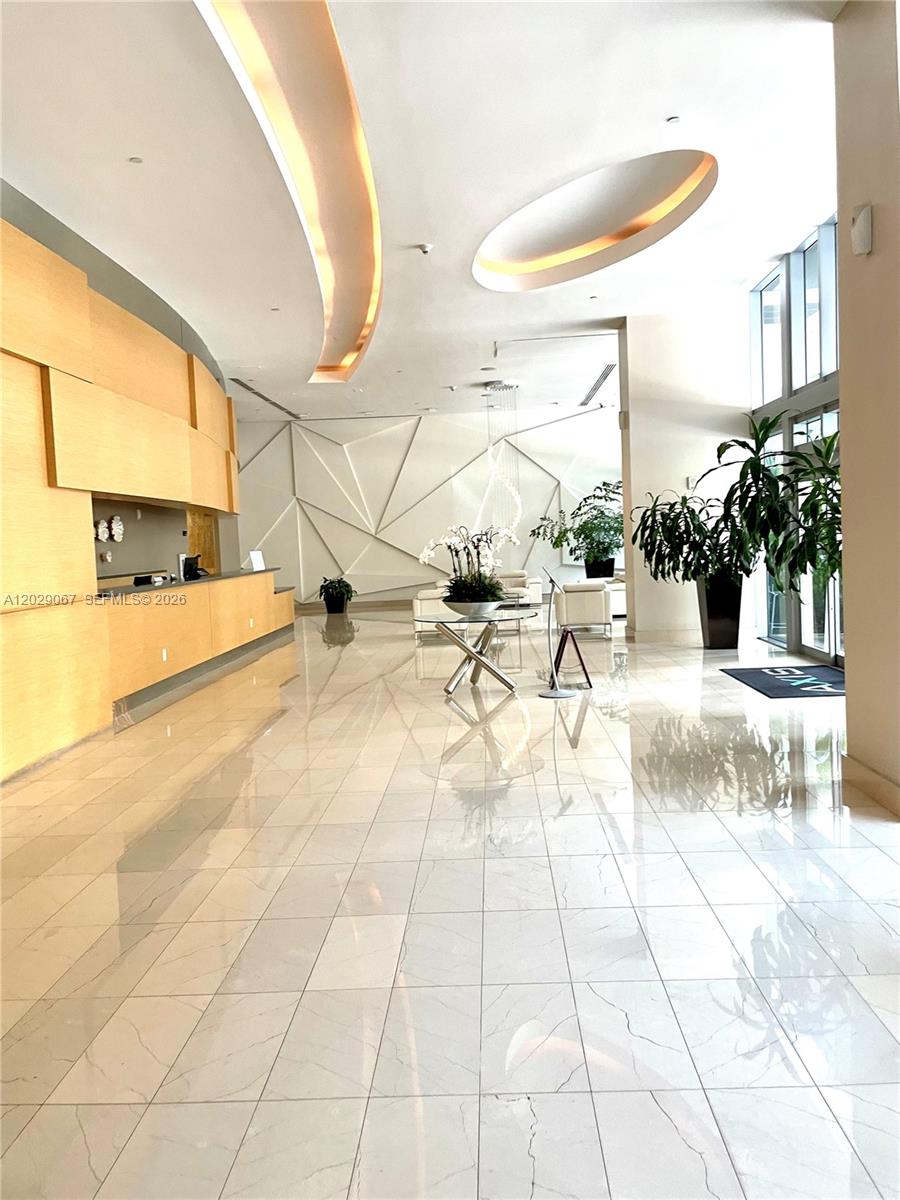 79 SW 12th St #2407-S, Miami FL 33130
