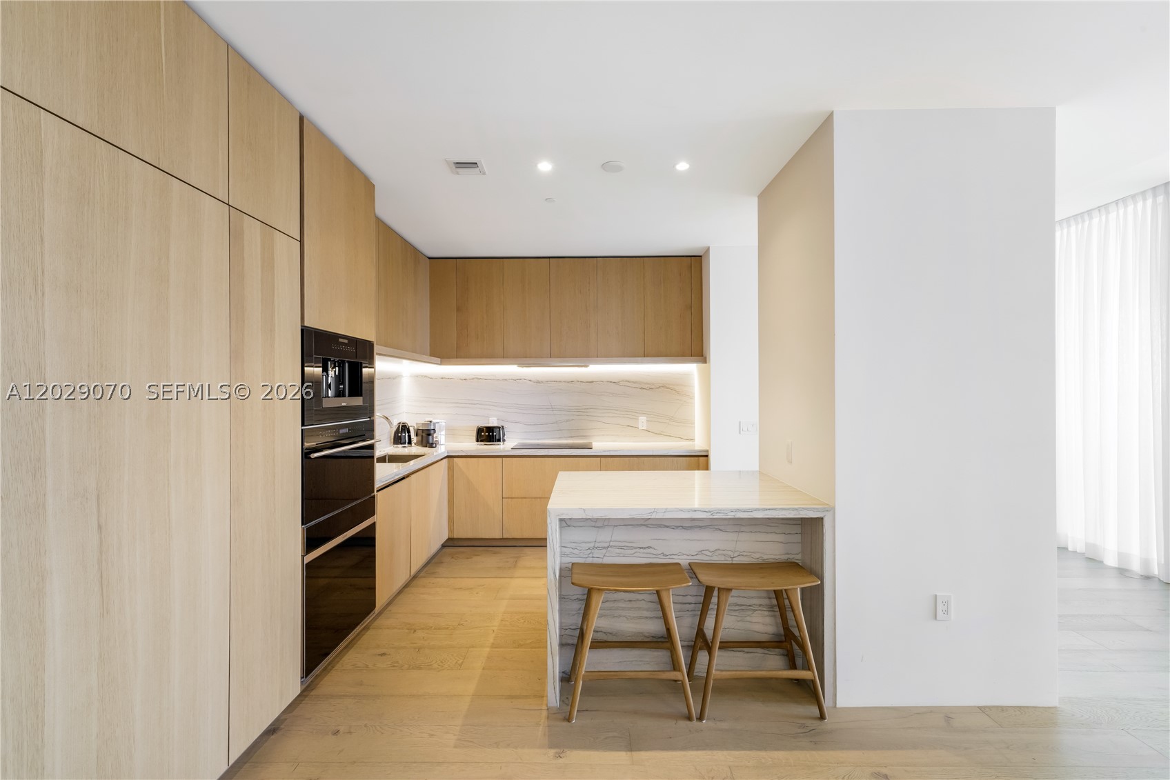 8701 Collins Ave #605, Miami Beach FL 33154
