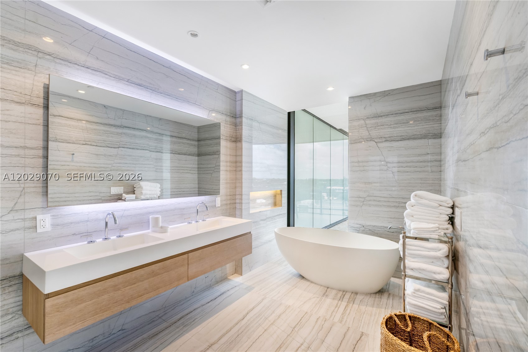 8701 Collins Ave #605, Miami Beach FL 33154
