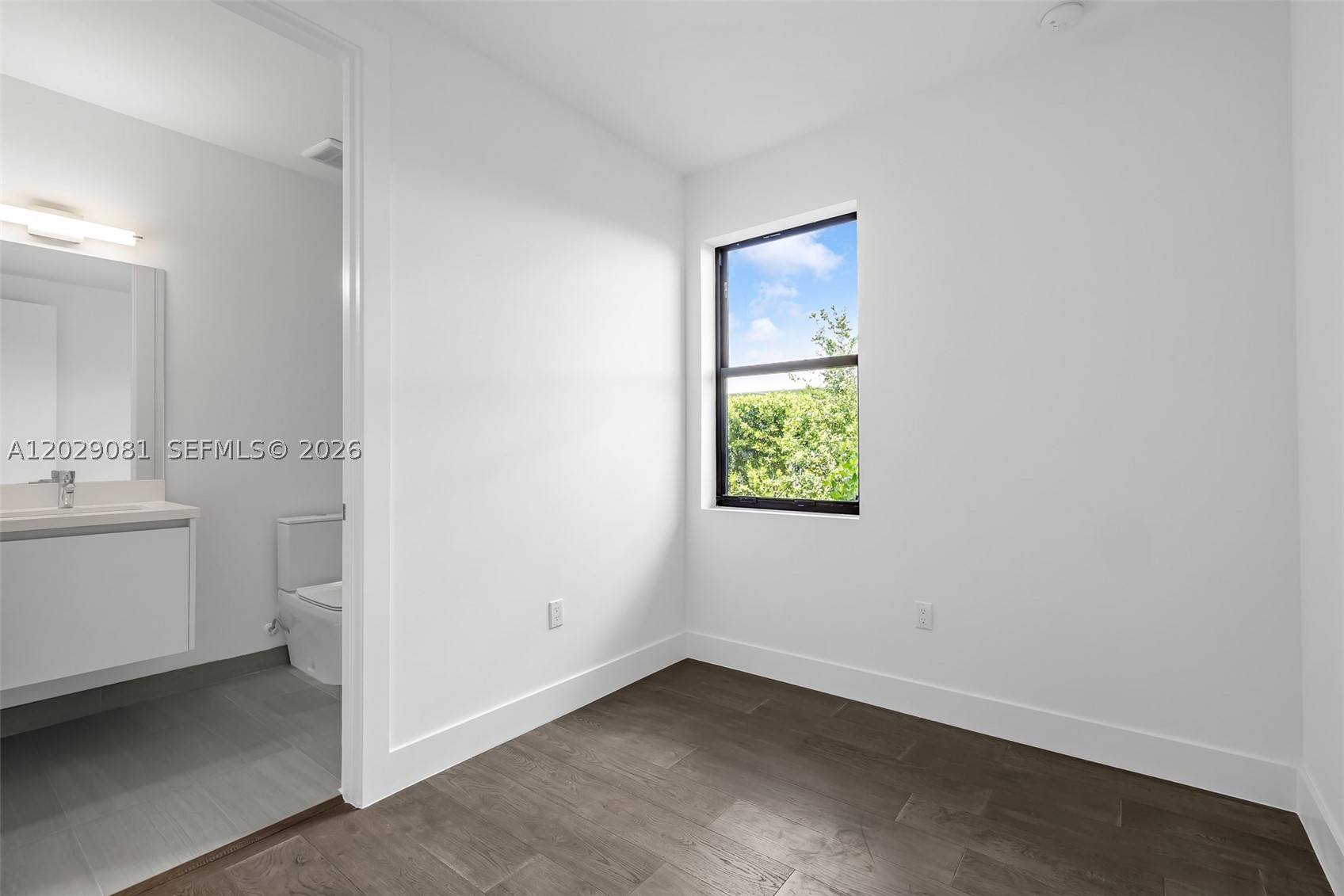 16689 N Botaniko Dr N, Weston FL 33326