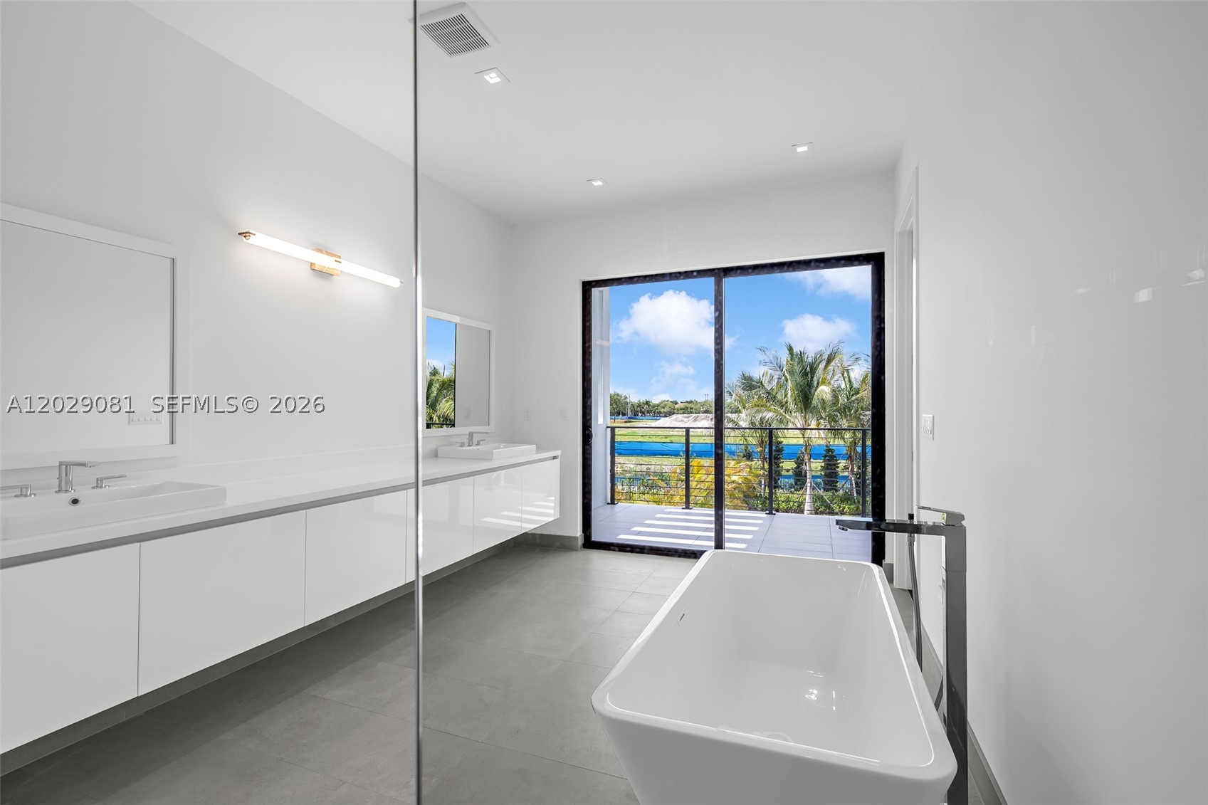 16689 N Botaniko Dr N, Weston FL 33326