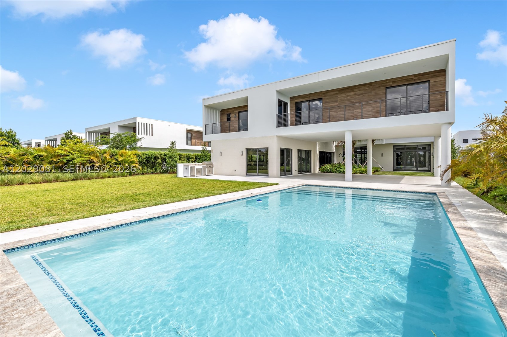 16689 N Botaniko Dr N, Weston FL 33326