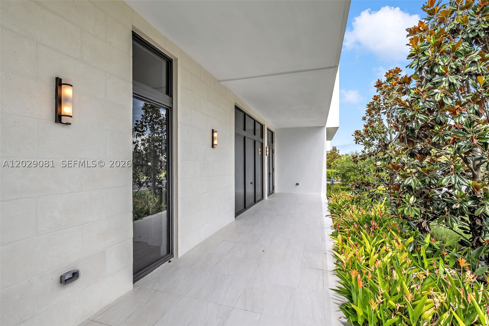 16689 N Botaniko Dr N, Weston FL 33326