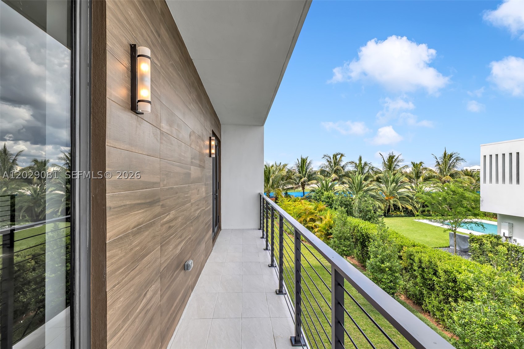 16689 N Botaniko Dr N, Weston FL 33326