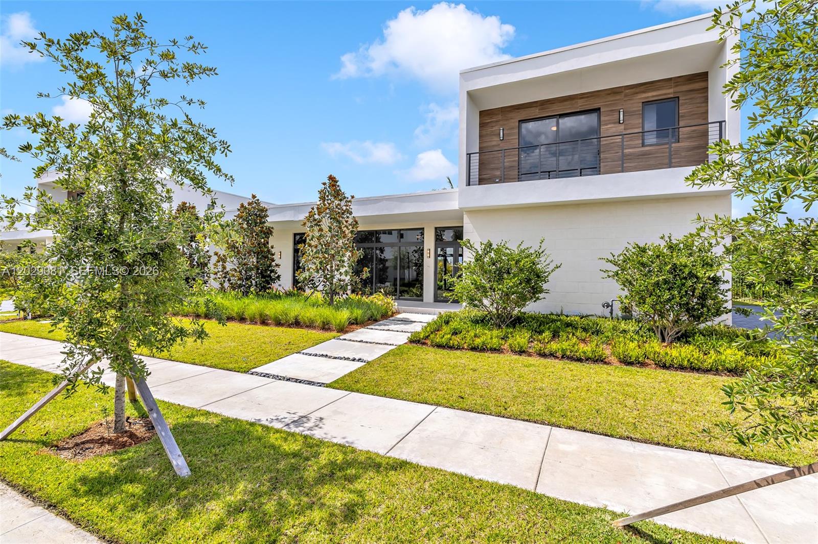 16689 N Botaniko Dr N, Weston FL 33326