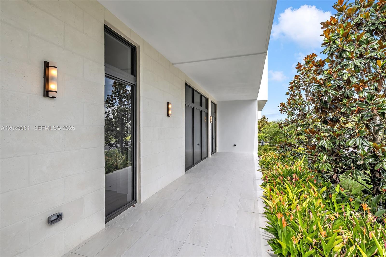 16689 N Botaniko Dr N, Weston FL 33326