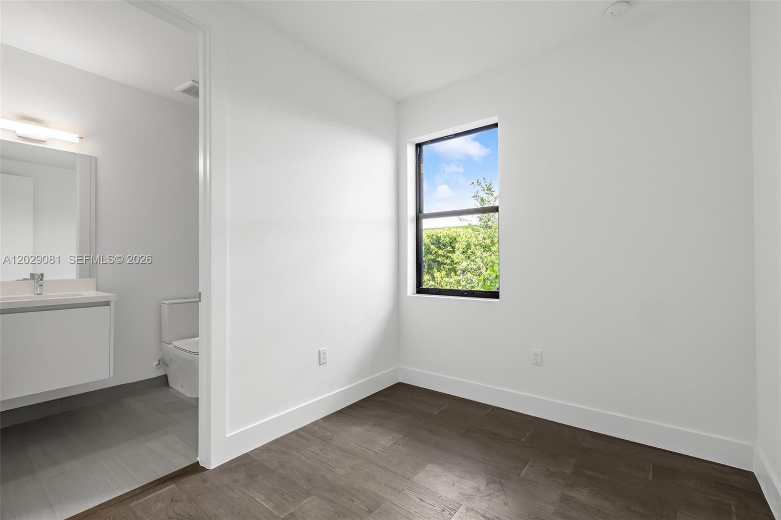 16689 N Botaniko Dr N, Weston FL 33326