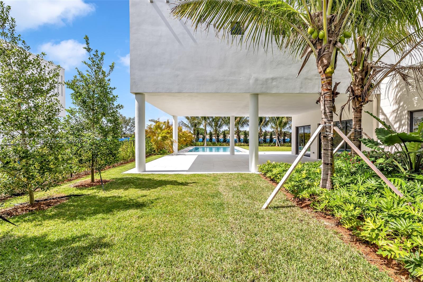 16689 N Botaniko Dr N, Weston FL 33326