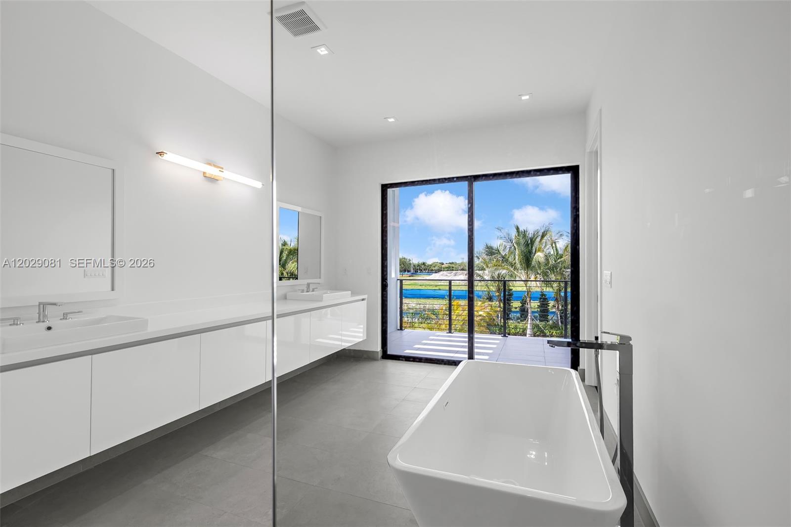 16689 N Botaniko Dr N, Weston FL 33326