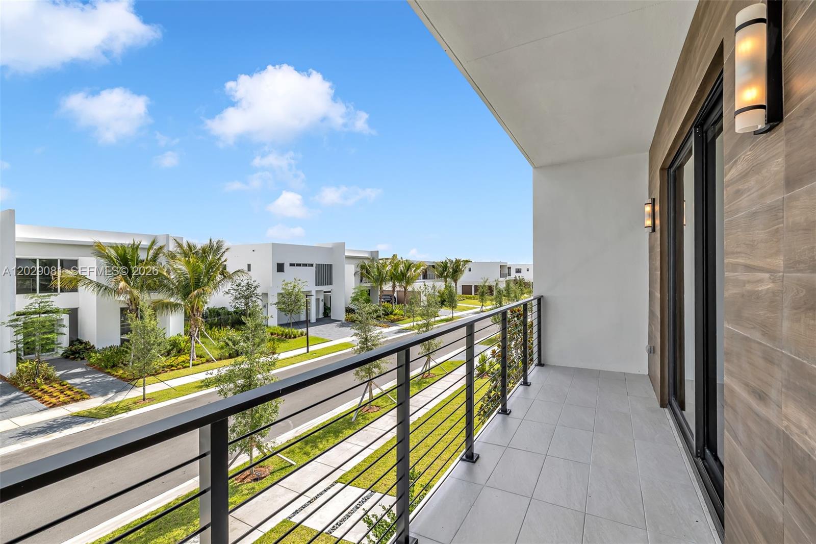 16689 N Botaniko Dr N, Weston FL 33326