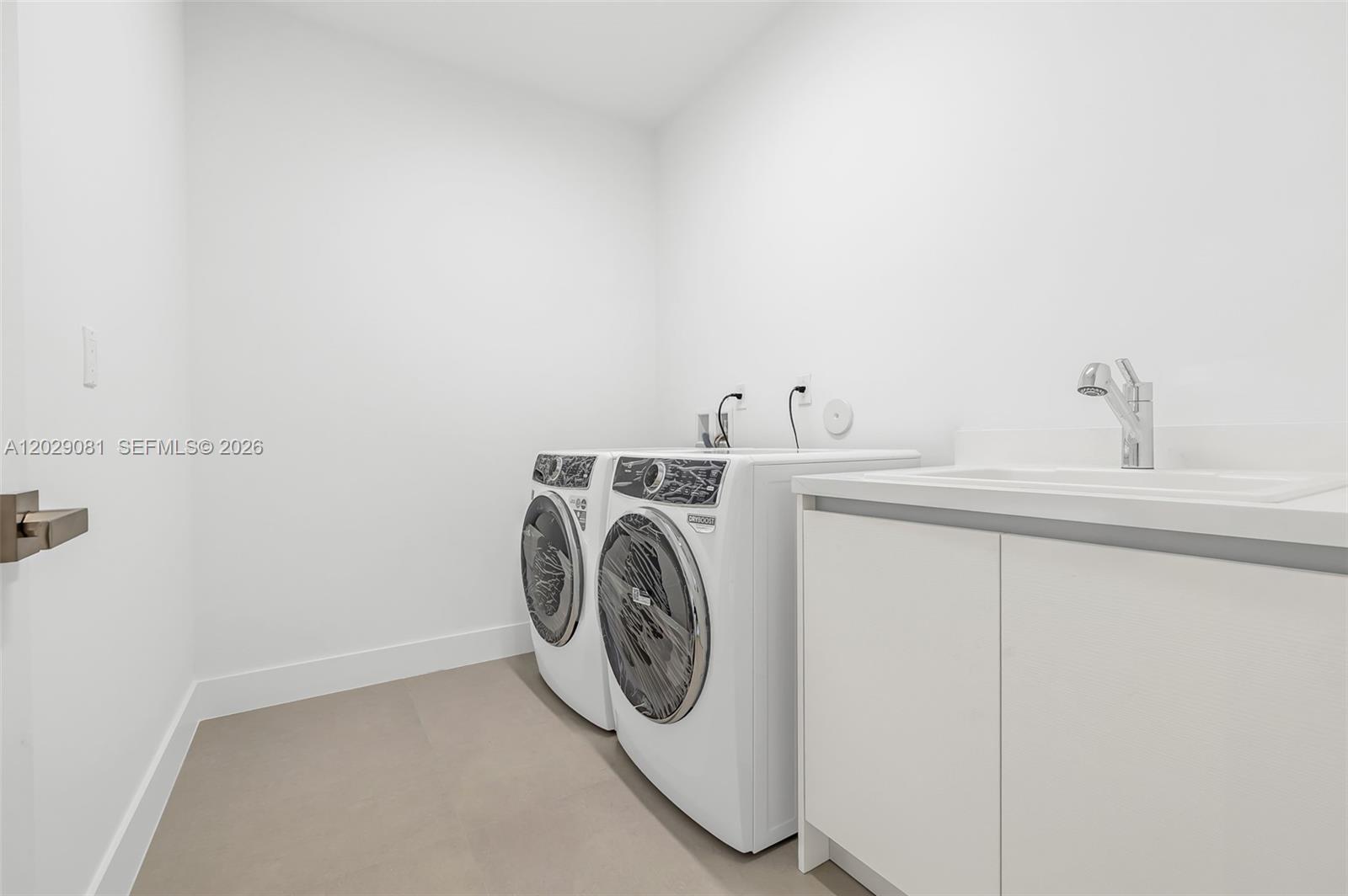 16689 N Botaniko Dr N, Weston FL 33326