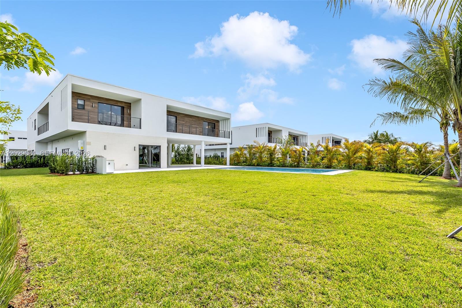 16689 N Botaniko Dr N, Weston FL 33326