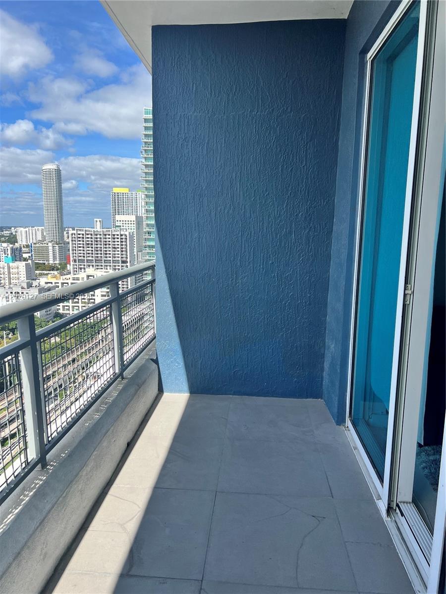 60 SW 13th St #2207, Miami FL 33130