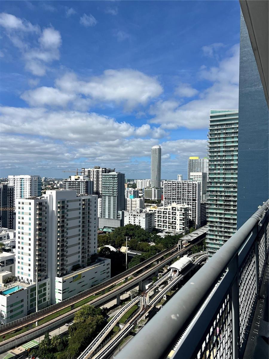 60 SW 13th St #2207, Miami FL 33130