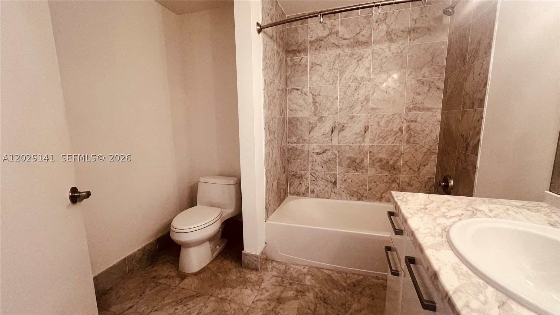 253 NE 2nd St #330, Miami FL 33132