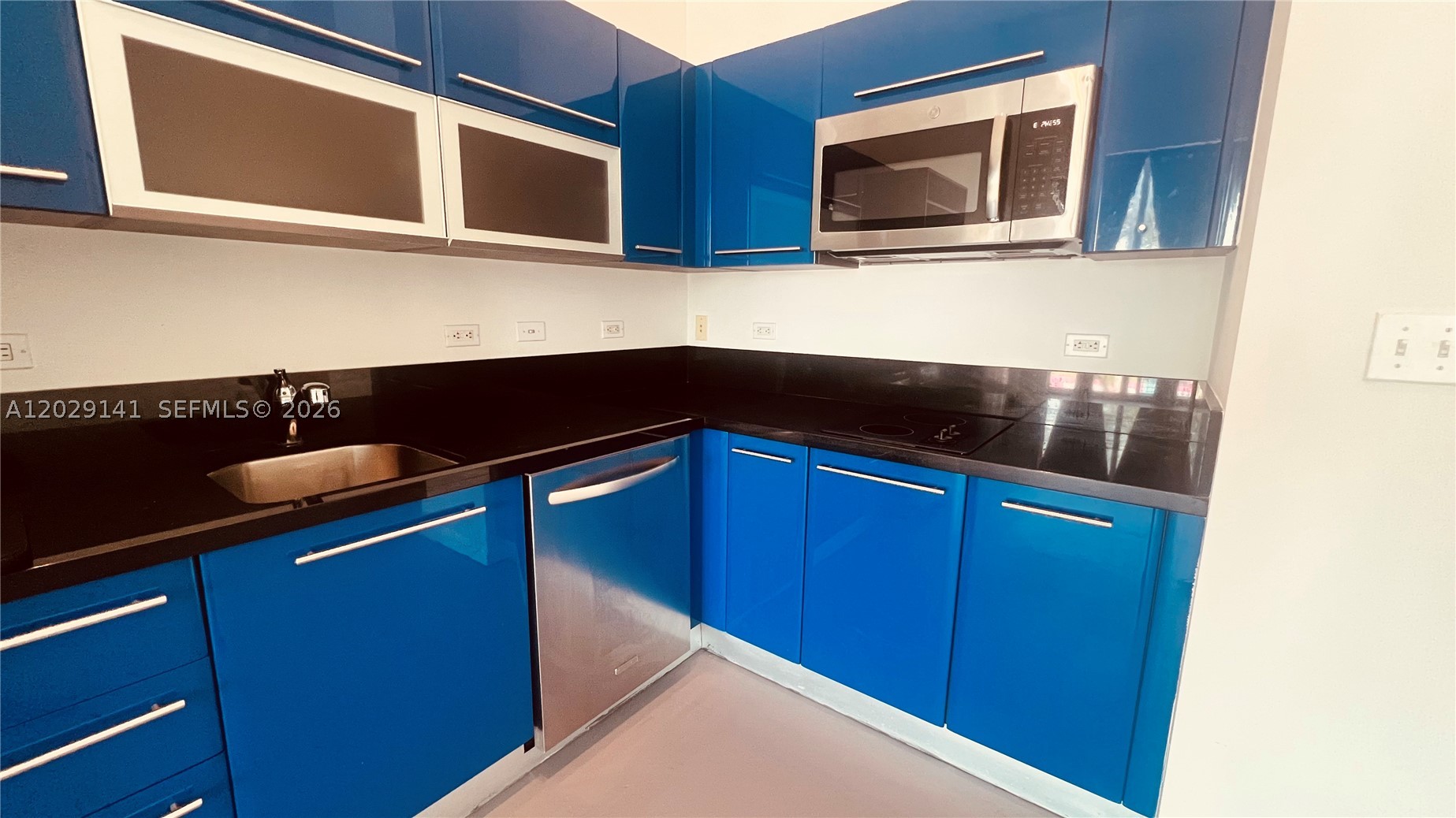 253 NE 2nd St #330, Miami FL 33132