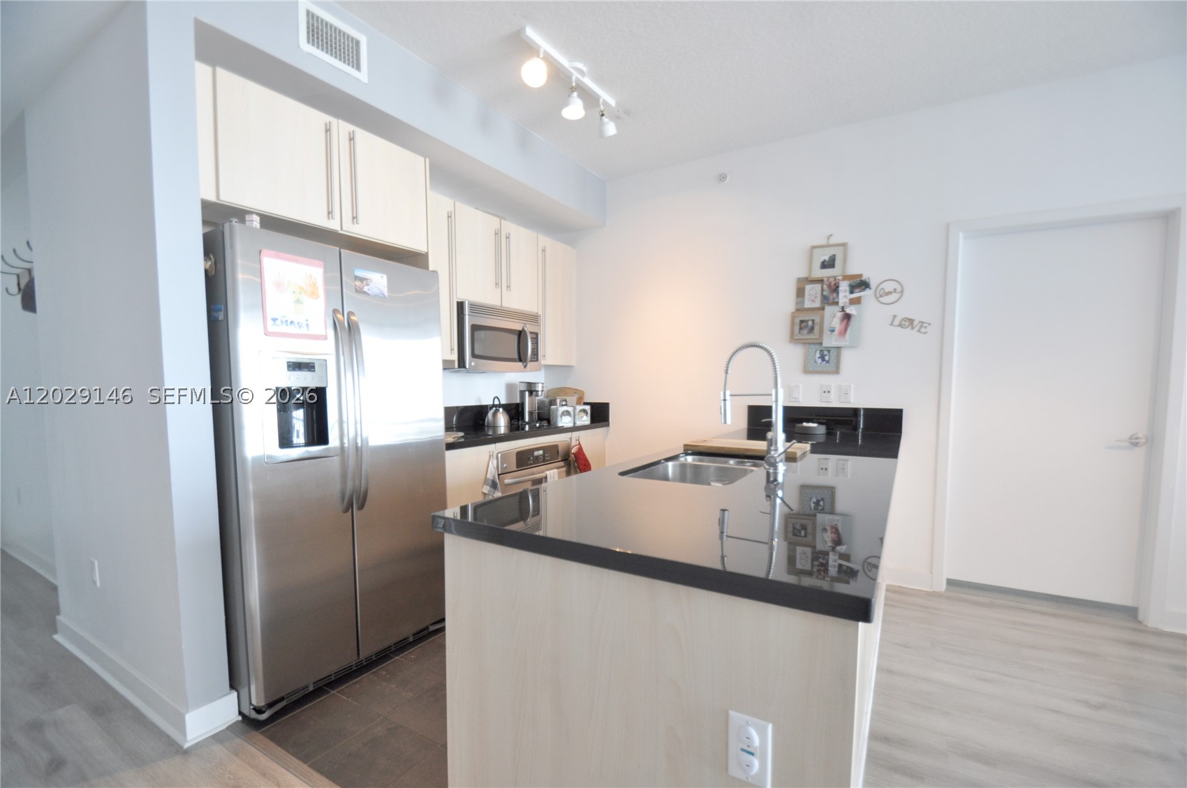 79 SW 12th St #2410-S, Miami FL 33130