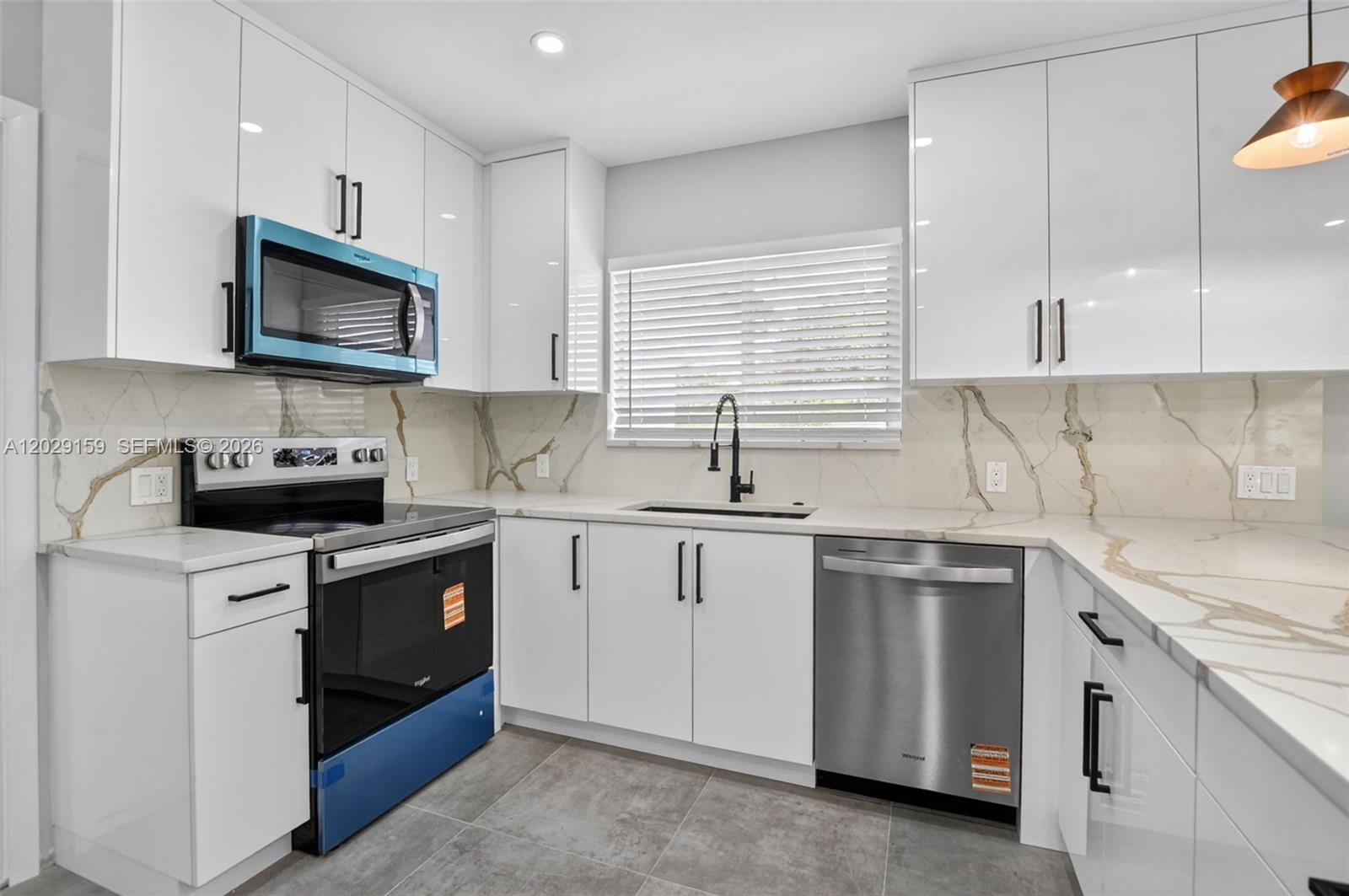 1320 SE 10th St, Deerfield Beach FL 33441