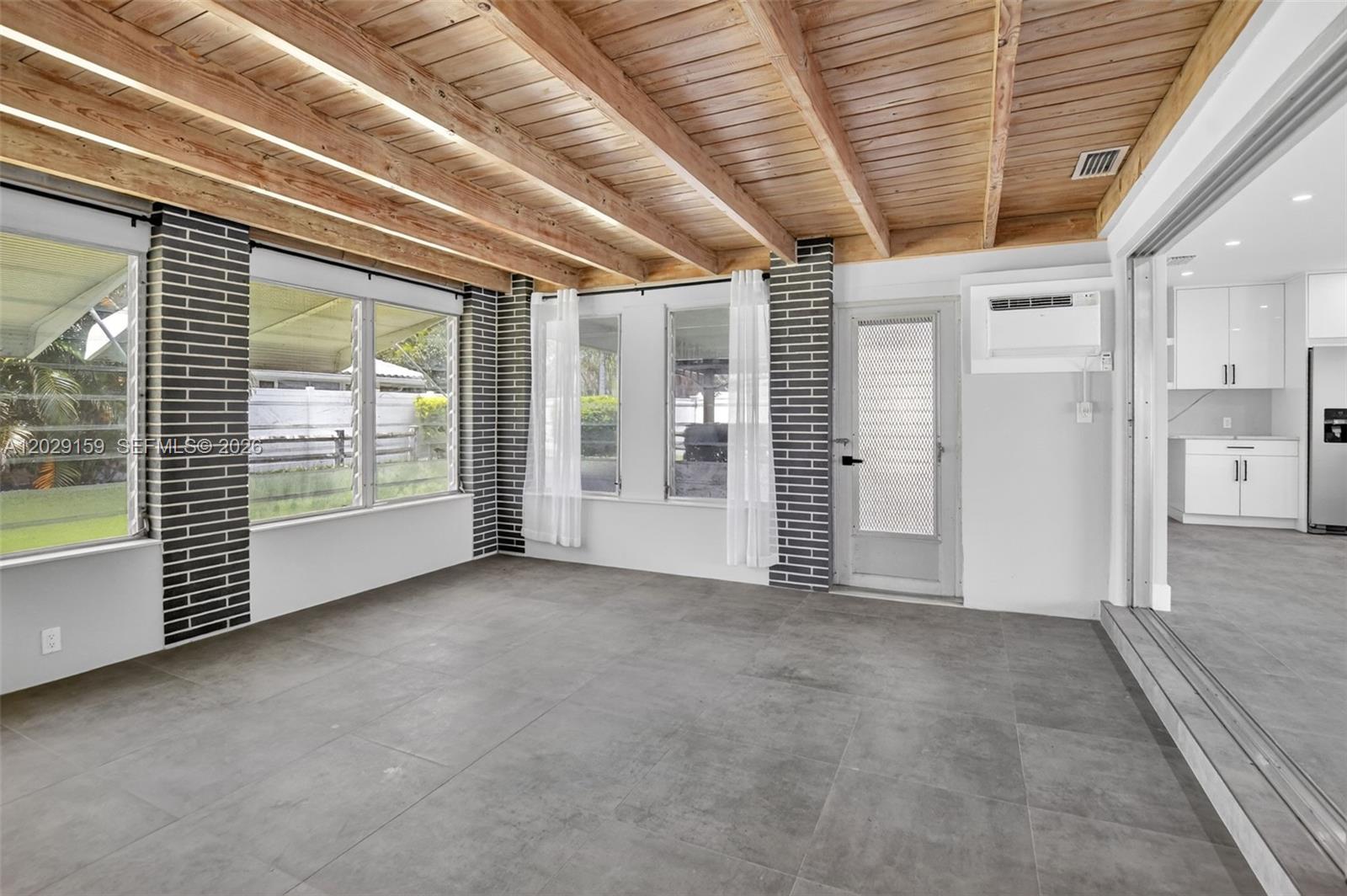 1320 SE 10th St, Deerfield Beach FL 33441