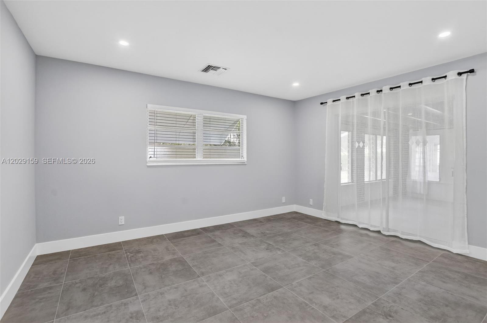1320 SE 10th St, Deerfield Beach FL 33441