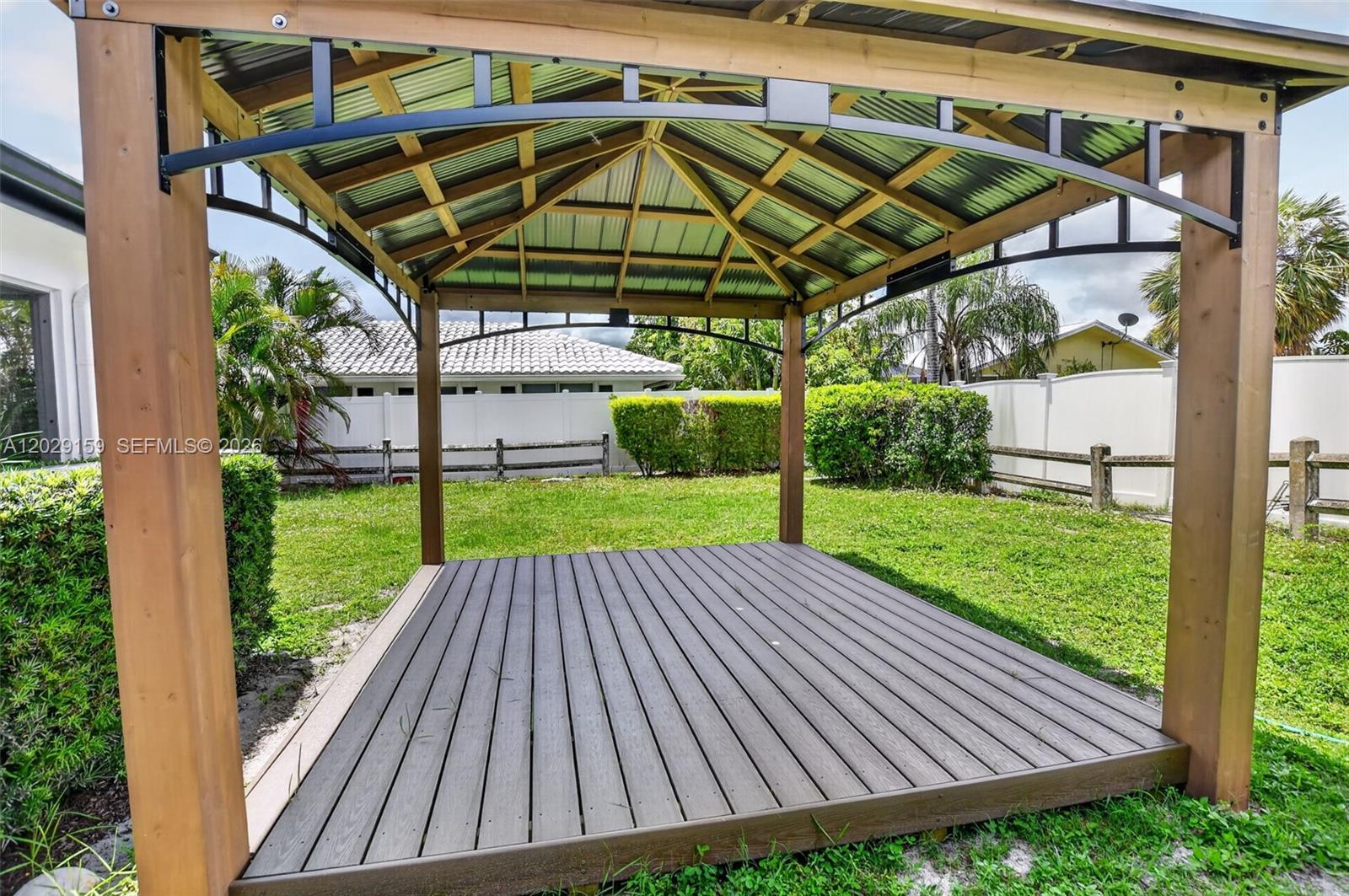 1320 SE 10th St, Deerfield Beach FL 33441