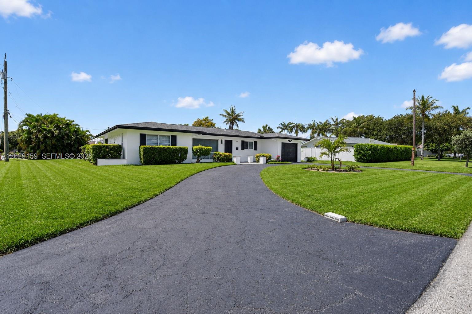 1320 SE 10th St, Deerfield Beach FL 33441