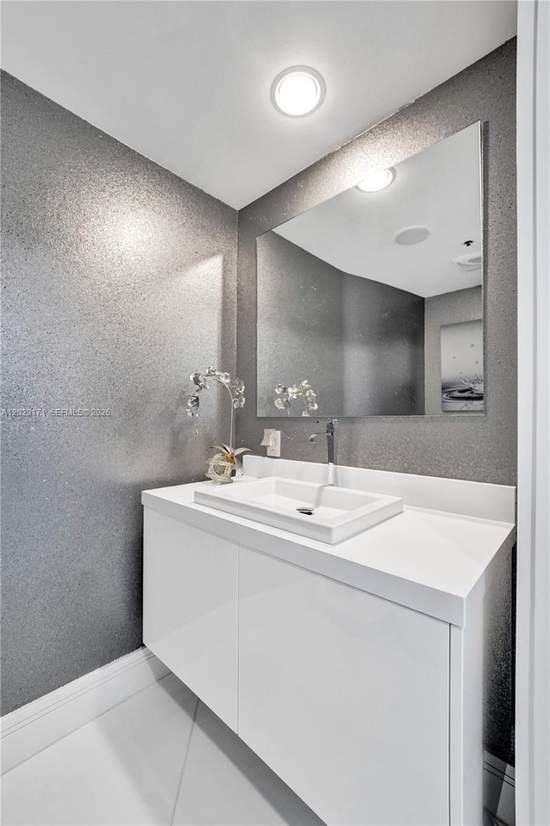 3101 S Ocean Dr #2208, Hollywood FL 33019