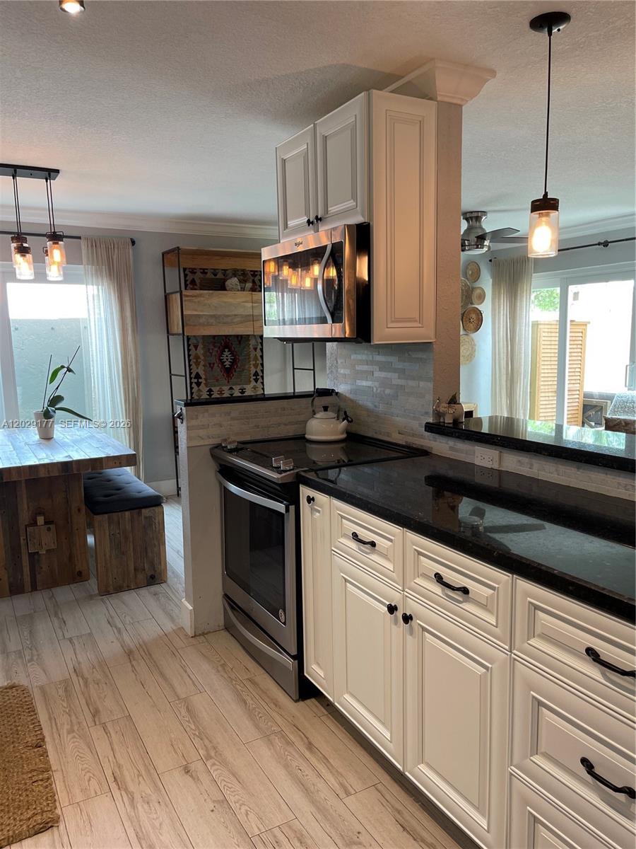 15824 SW 90th Ct, Palmetto Bay FL 33157
