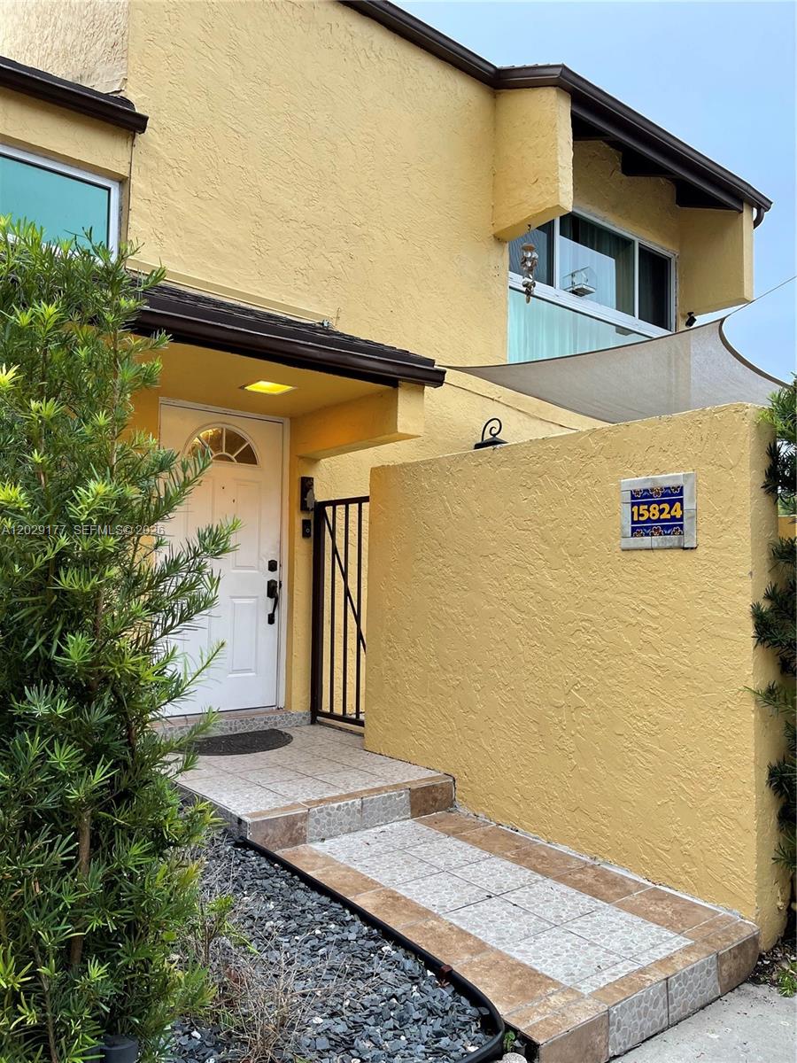 15824 SW 90th Ct, Palmetto Bay FL 33157