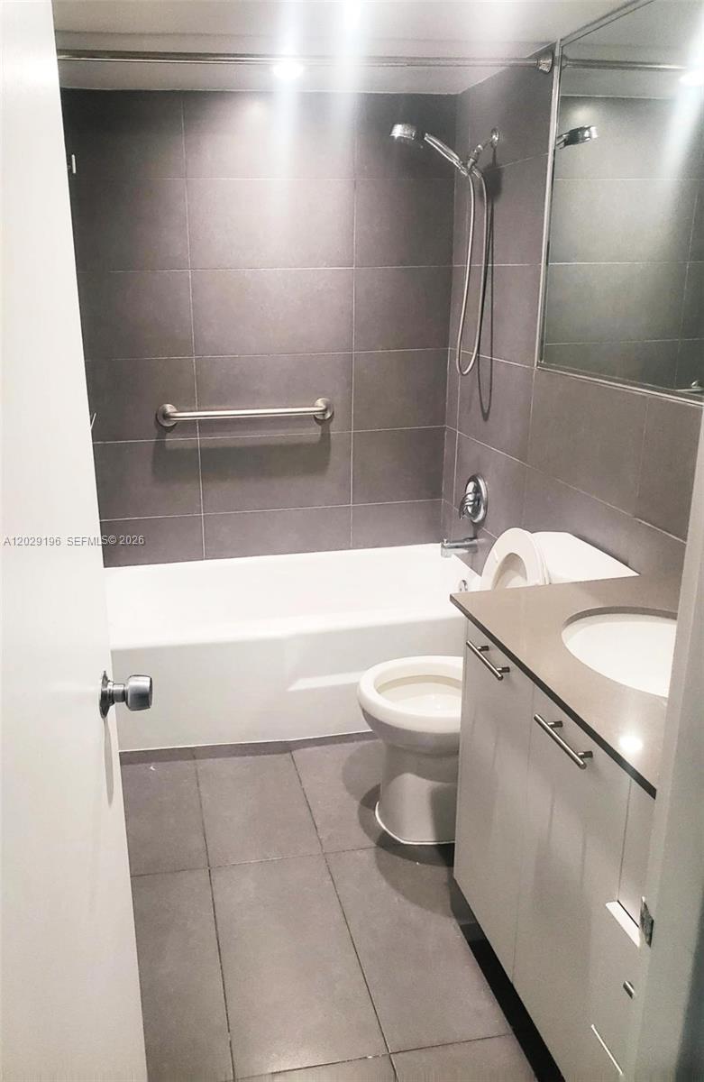 5161 Collins Ave #1709, Miami Beach FL 33140