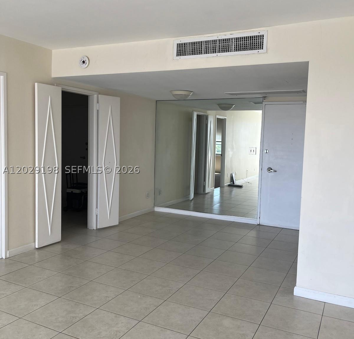 5161 Collins Ave #909, Miami Beach FL 33140