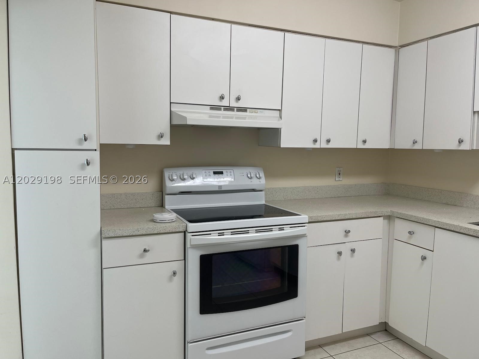 5161 Collins Ave #909, Miami Beach FL 33140