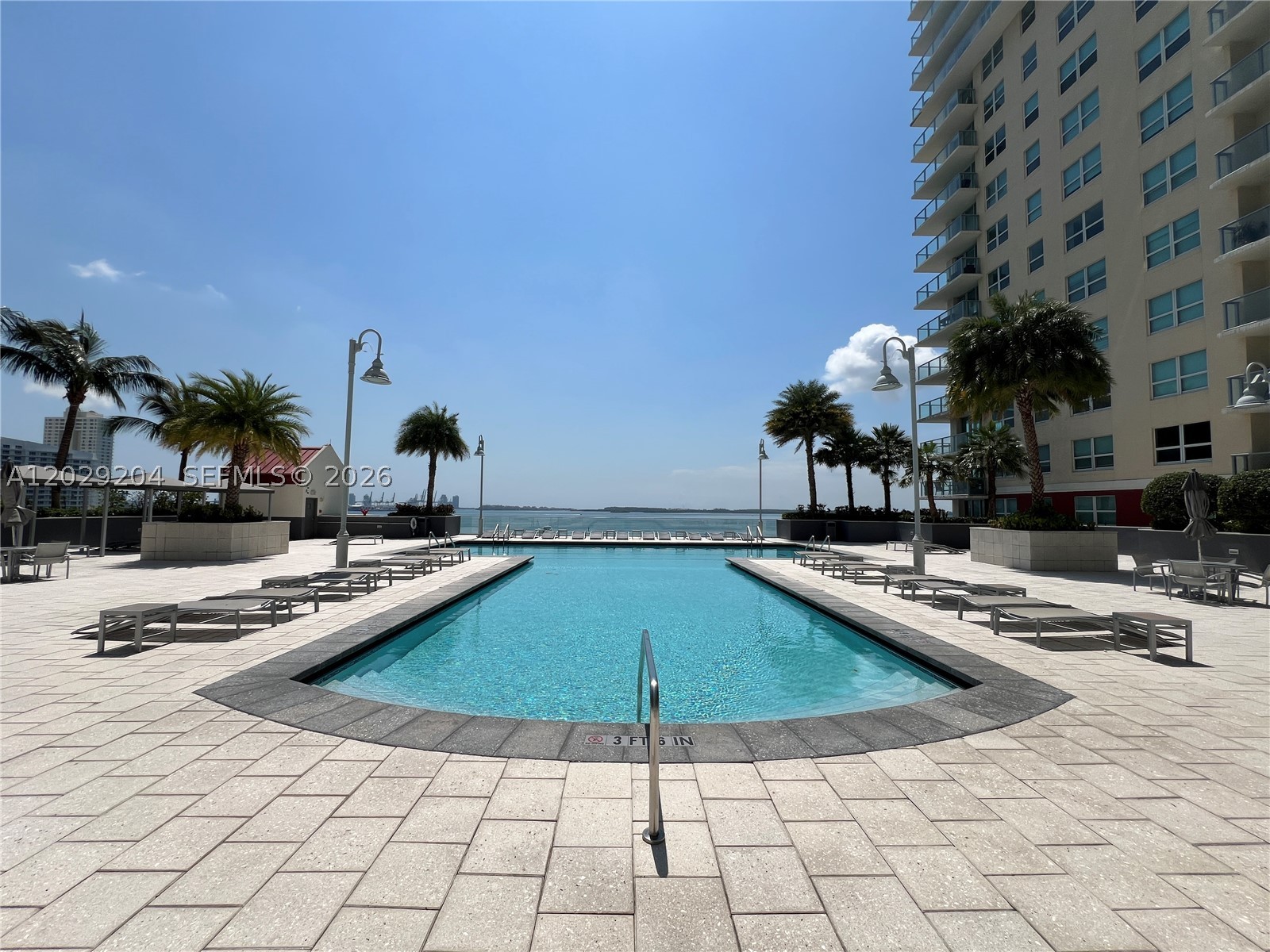 1155 Brickell Bay Dr #2701, Miami FL 33131
