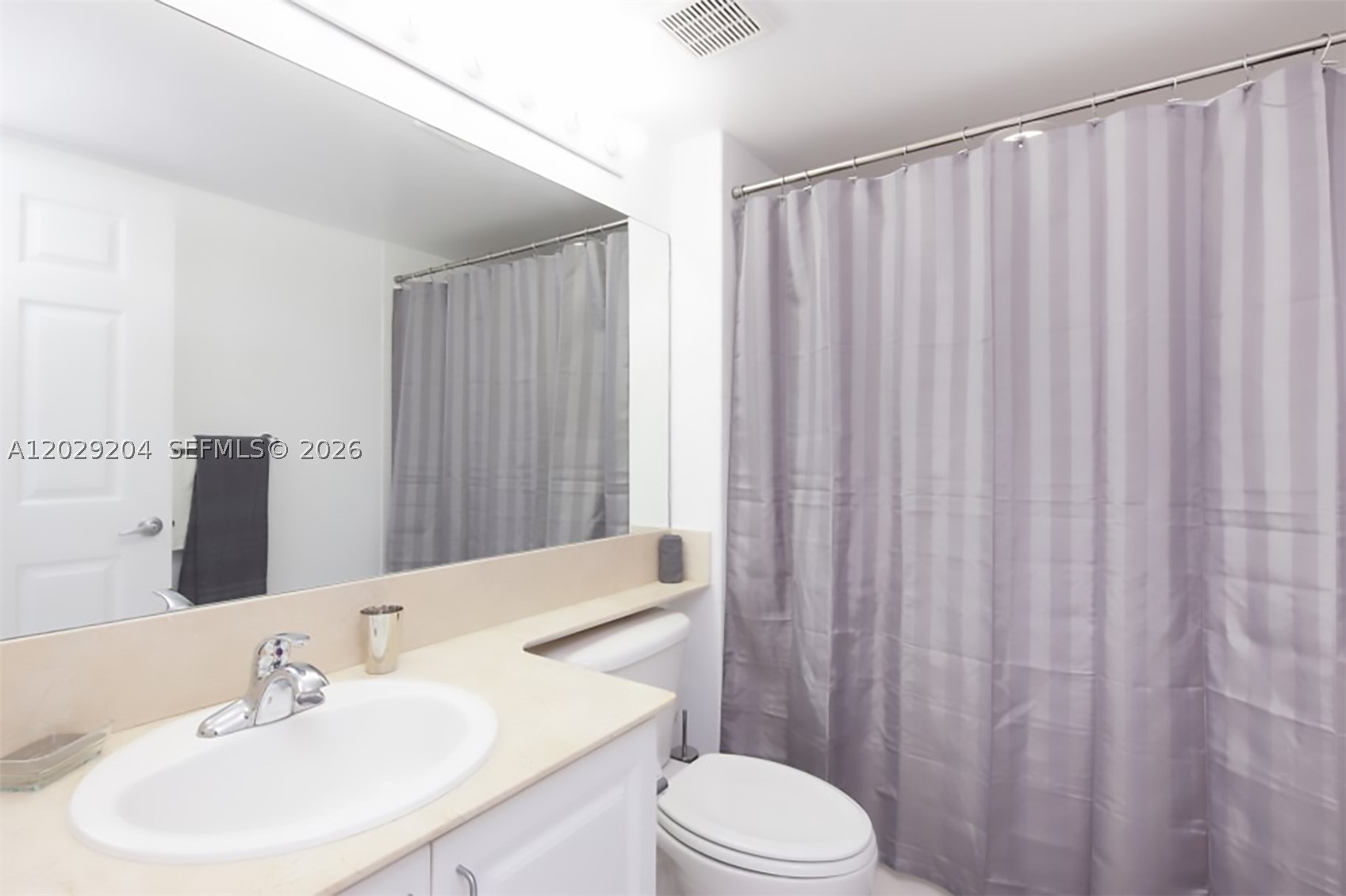 1155 Brickell Bay Dr #2701, Miami FL 33131
